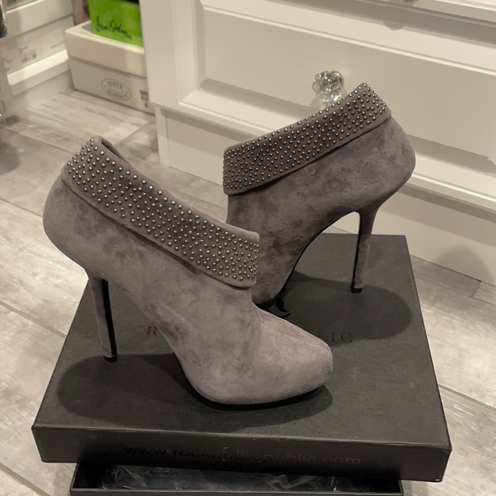 Rock &Republic grey booties  boots suede size 36.5